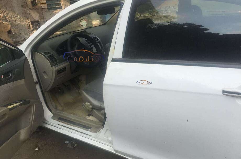 Emgrand 7 Geely أبيض