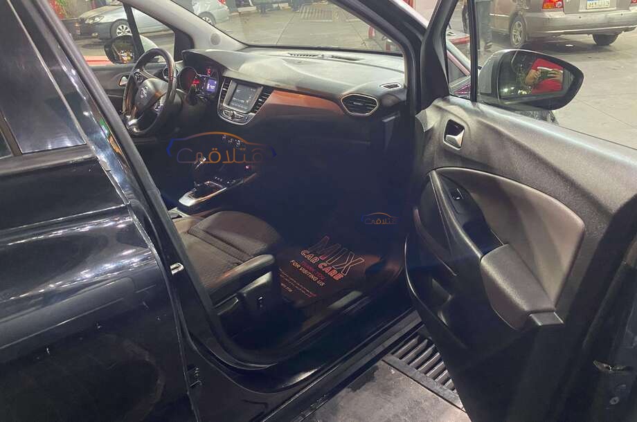Crossland Opel أسود