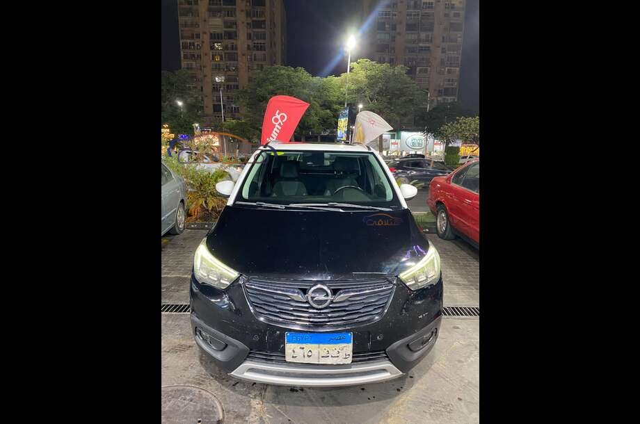 Crossland Opel أسود