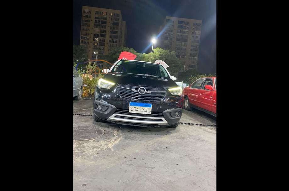 Crossland Opel أسود