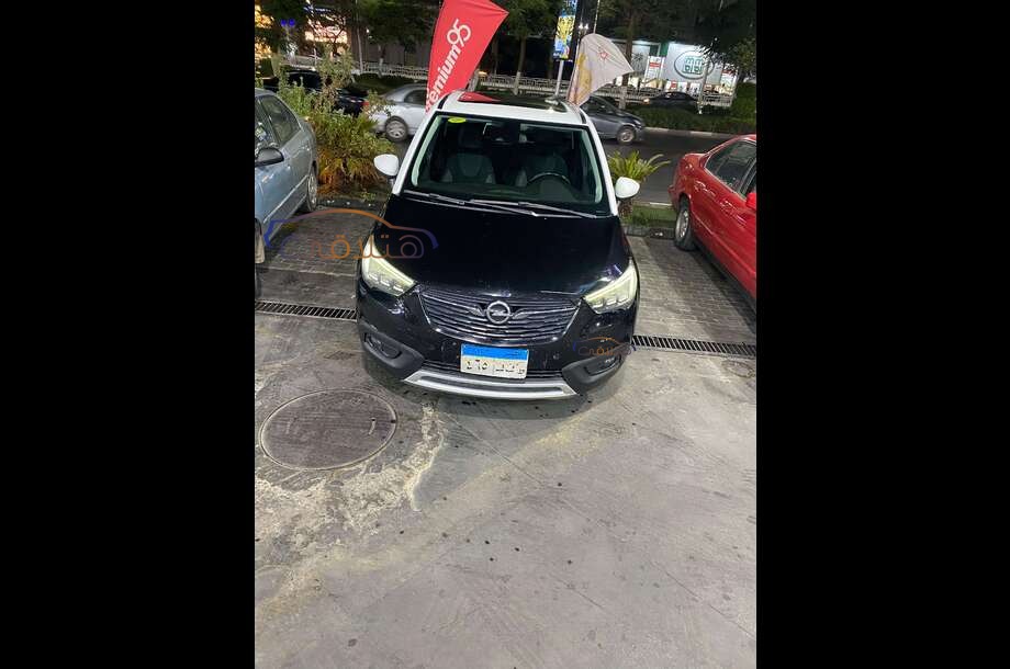 Crossland Opel أسود