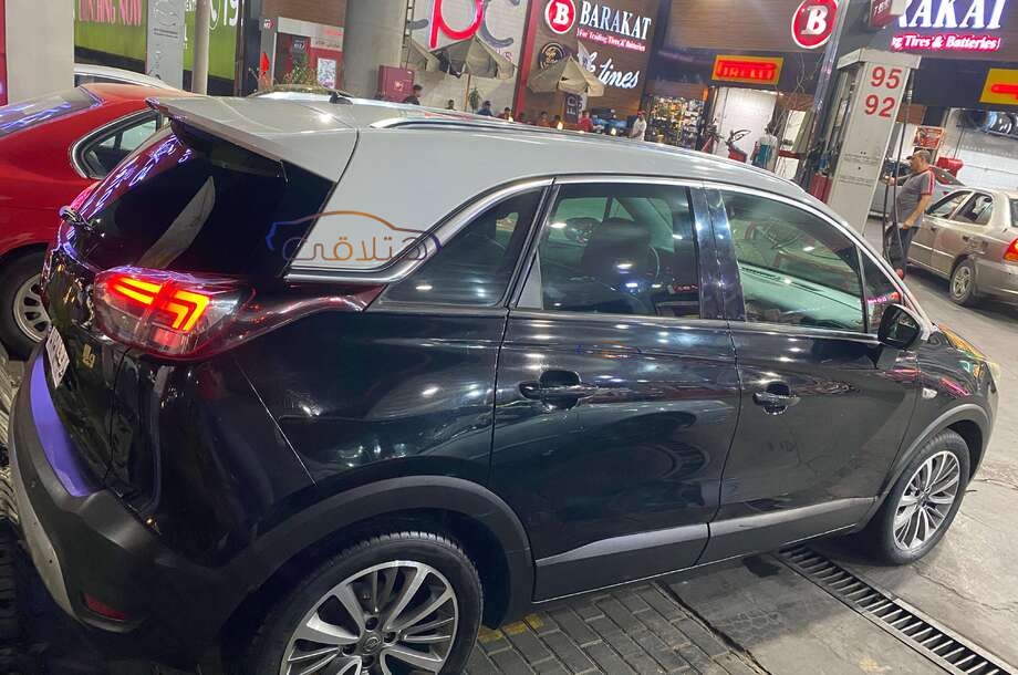 Crossland Opel أسود