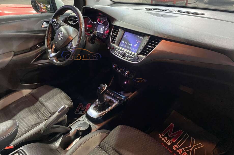 Crossland Opel أسود