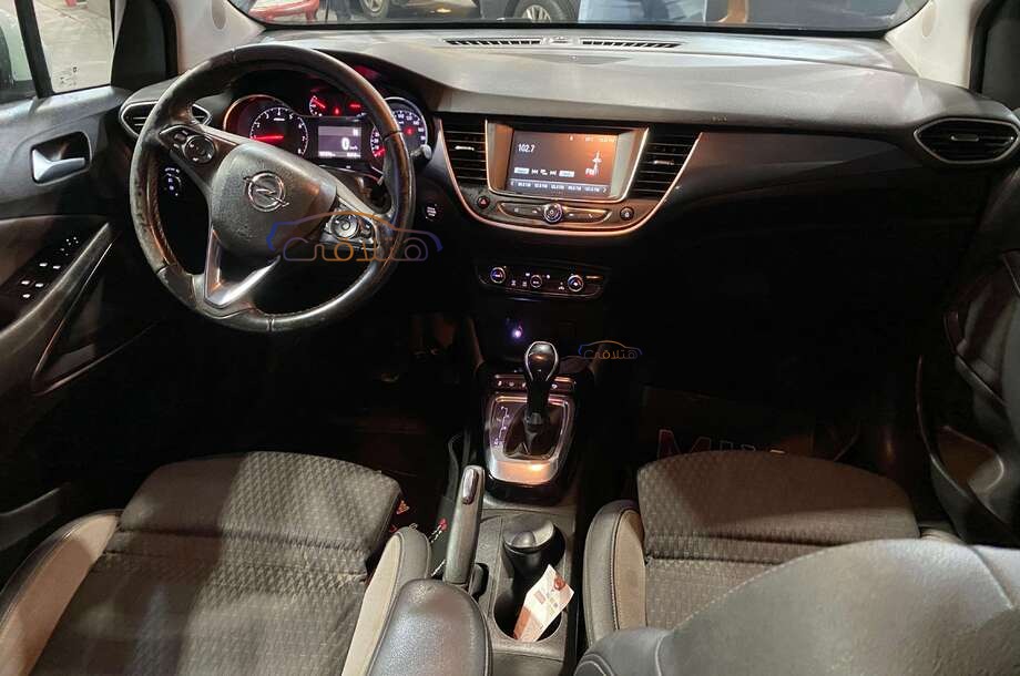 Crossland Opel أسود