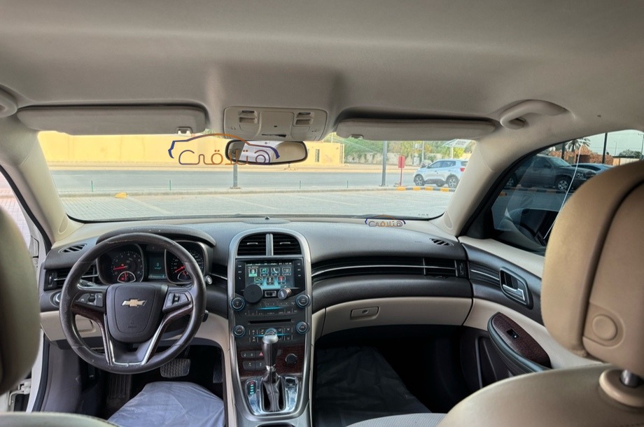 Malibu Chevrolet بيج