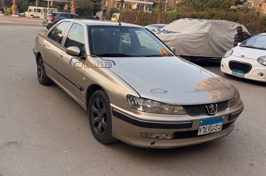 406 Peugeot ذهبي