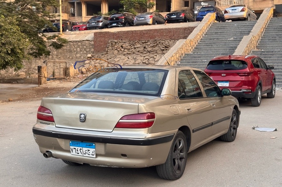 406 Peugeot ذهبي