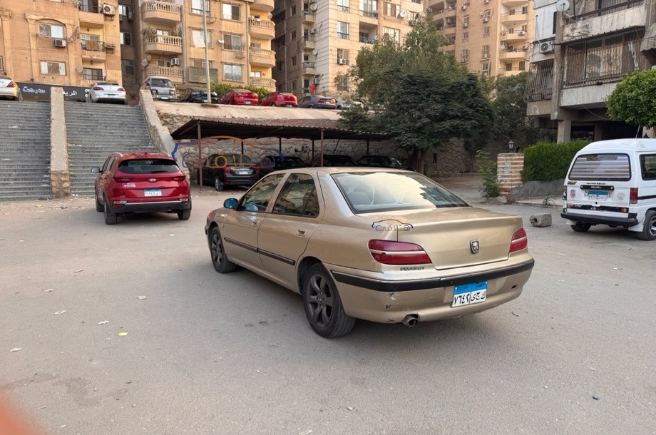 406 Peugeot ذهبي