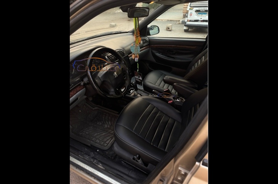 406 Peugeot ذهبي