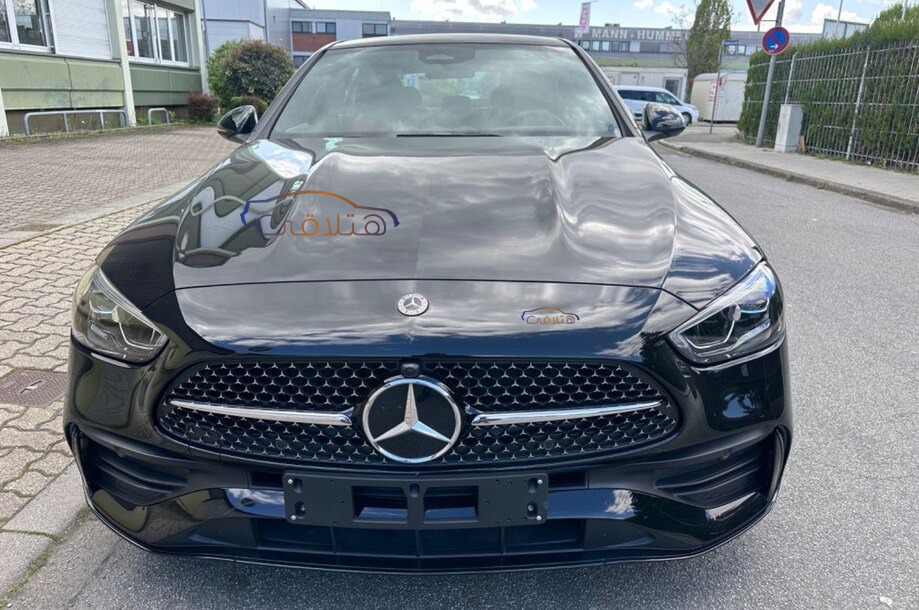 C 200 Mercedes أسود