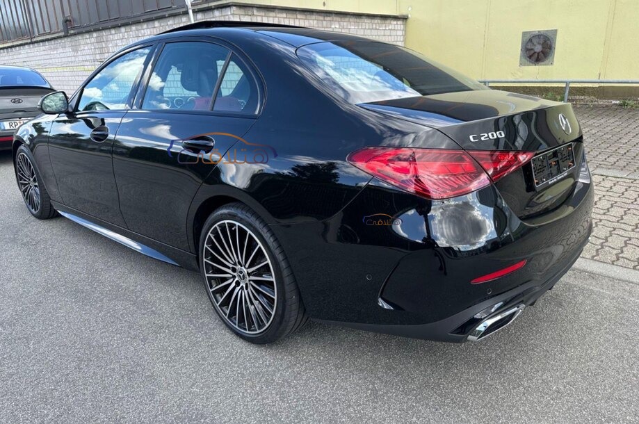 C 200 Mercedes أسود