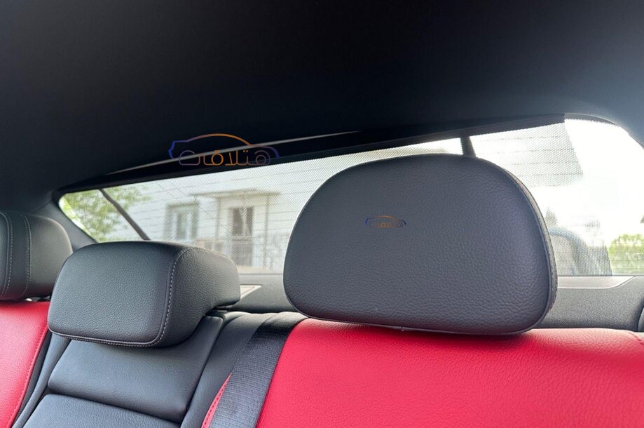 C 200 Mercedes أسود