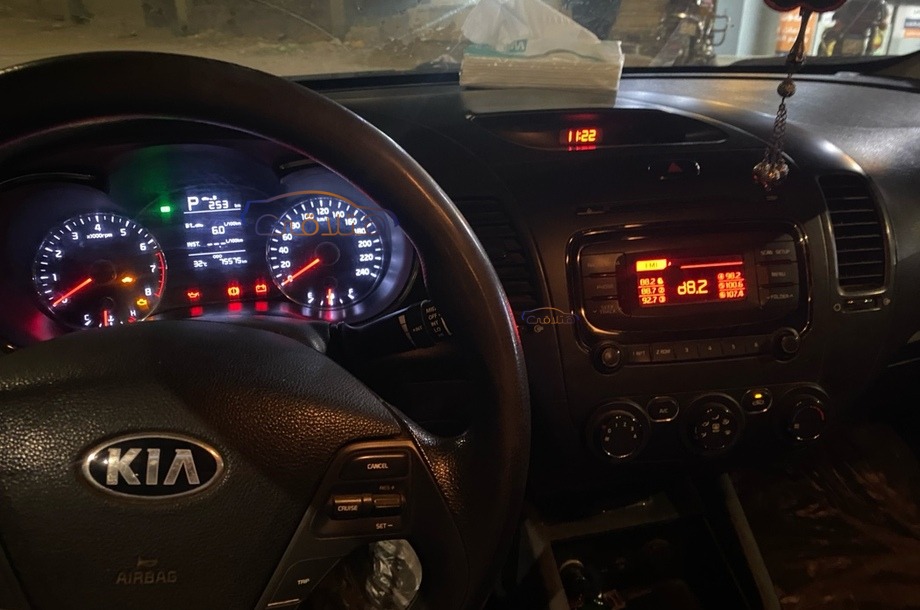 Cerato Kia احمر غامق