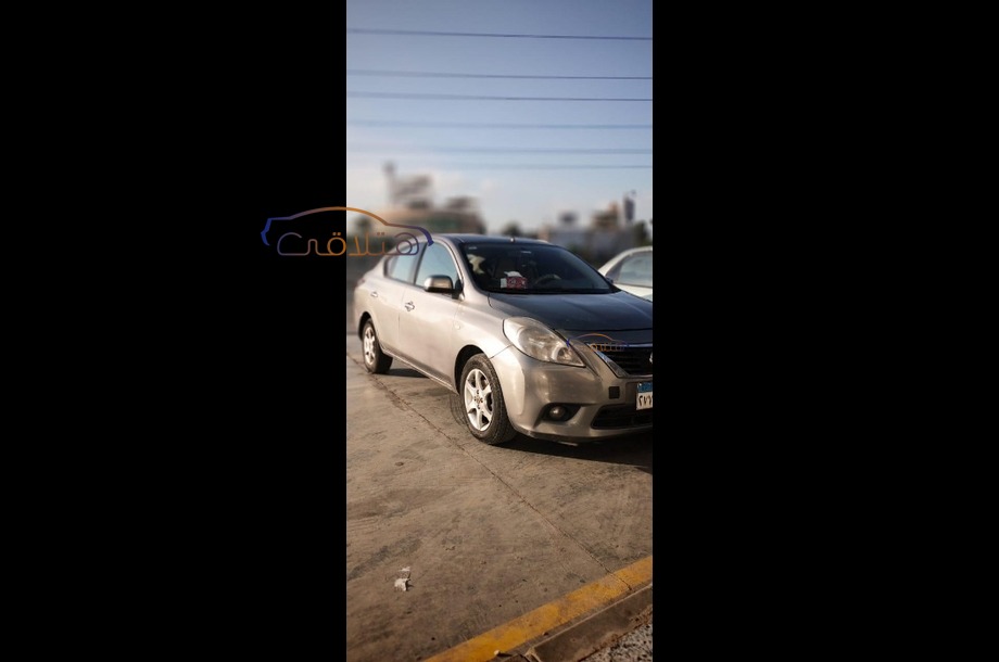 Sunny Nissan رمادي