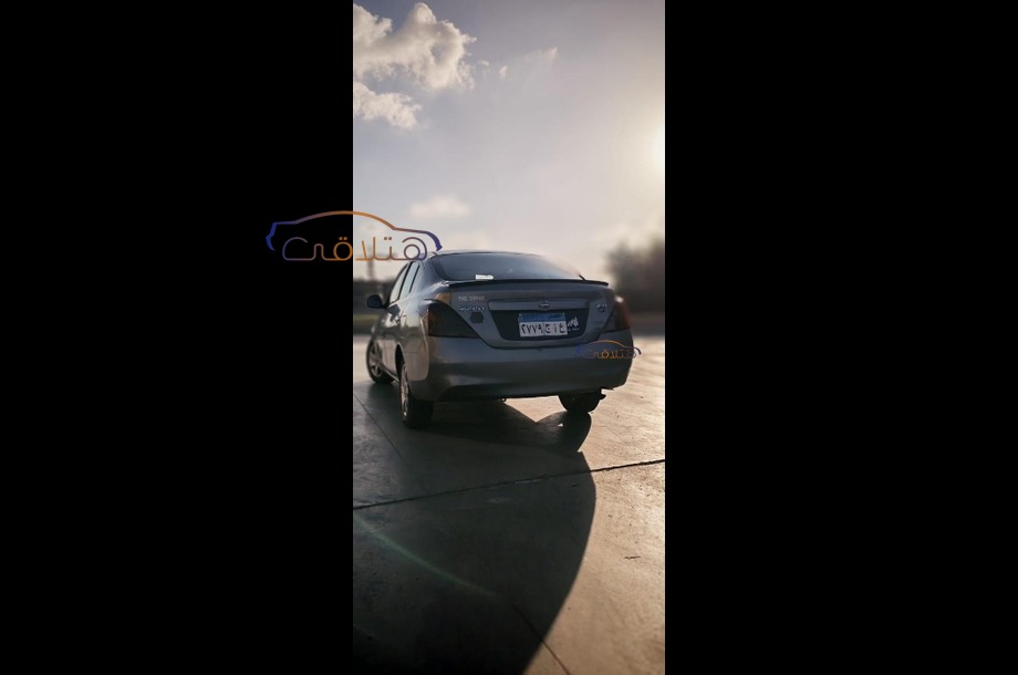 Sunny Nissan رمادي