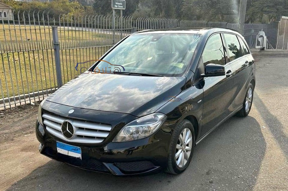 B 180 Mercedes أسود