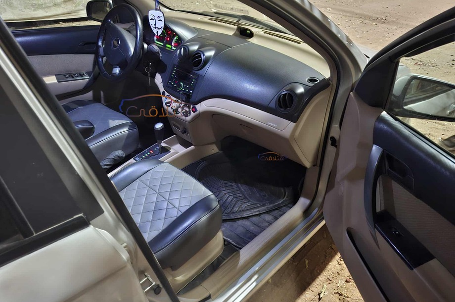 Aveo Chevrolet Silver