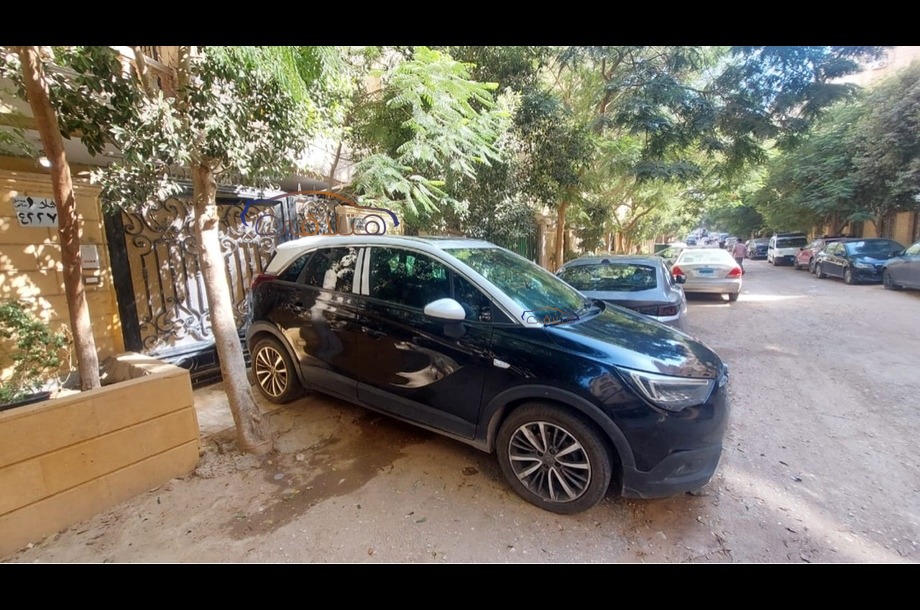 Crossland Opel أسود