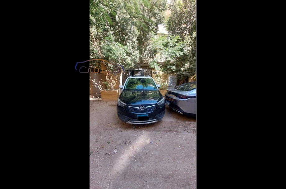 Crossland Opel أسود