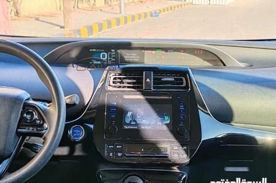 Prius Toyota أخضر