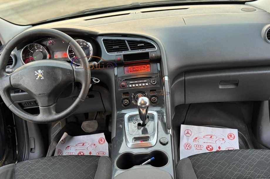 3008 Peugeot Dark grey