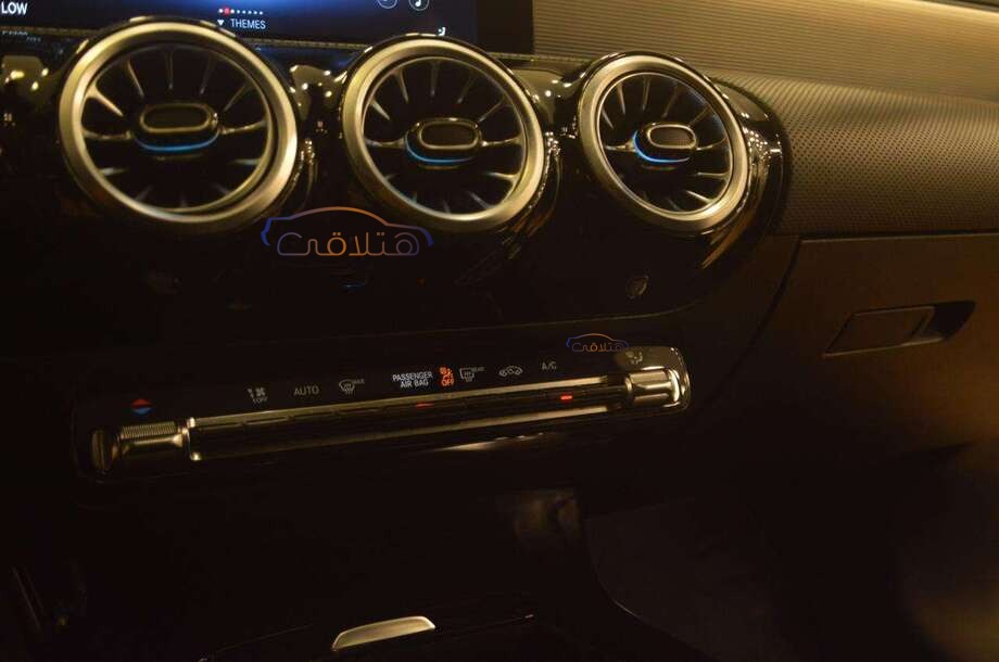 CLA 200 Mercedes أبيض