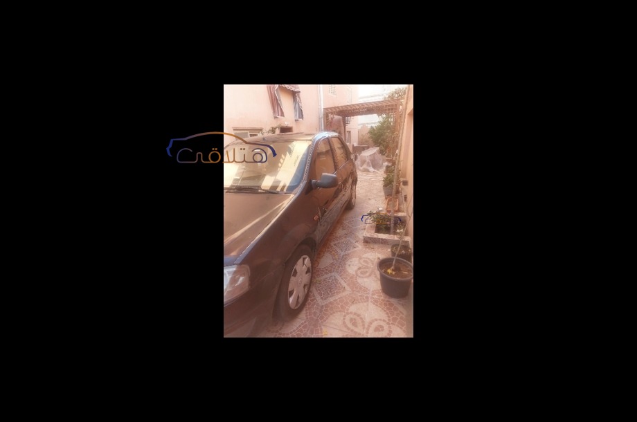 Logan Renault أسود