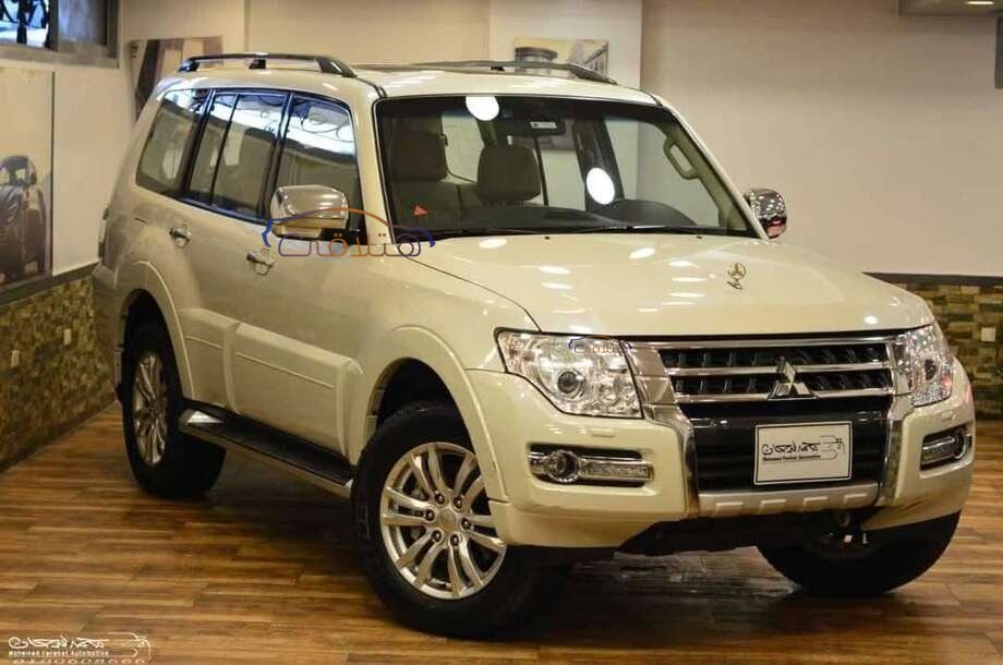 Pajero Mitsubishi White