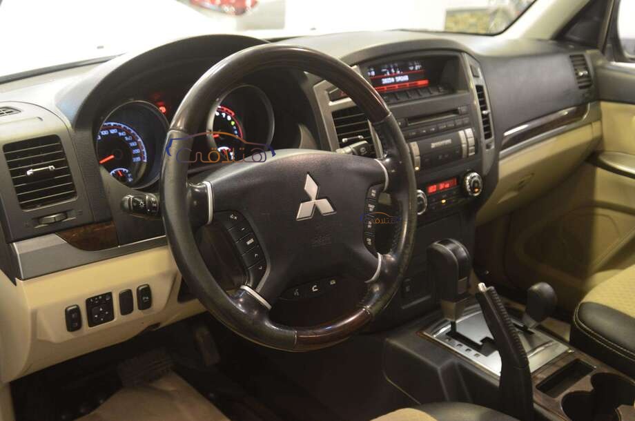 Pajero Mitsubishi White