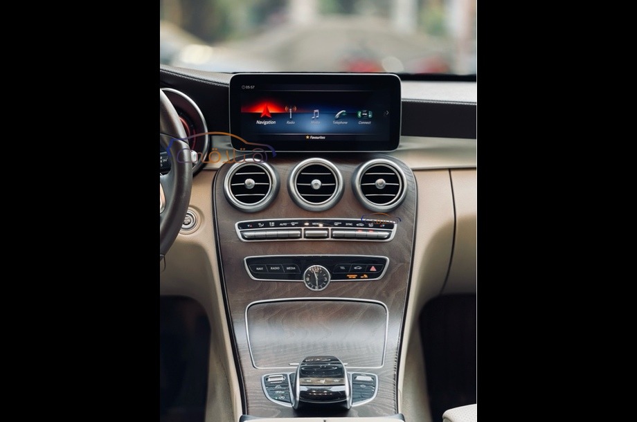 C 200 Mercedes الأزرق الداكن