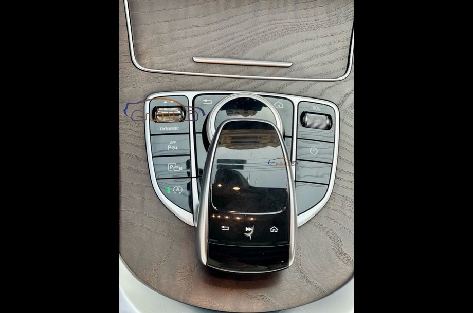 C 200 Mercedes الأزرق الداكن