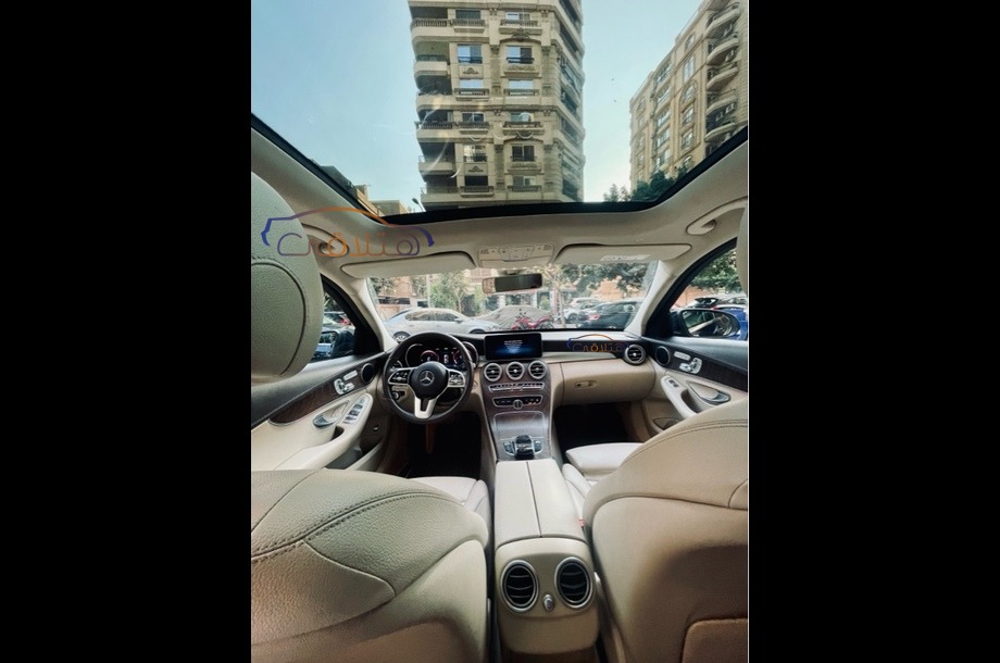 C 200 Mercedes الأزرق الداكن
