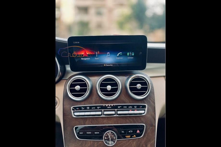 C 200 Mercedes الأزرق الداكن