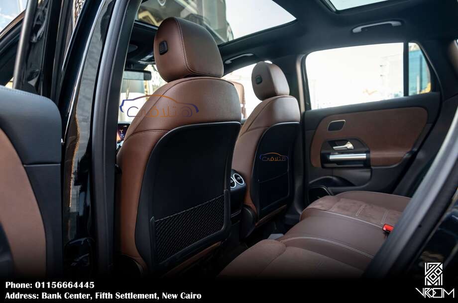 GLA Mercedes أسود