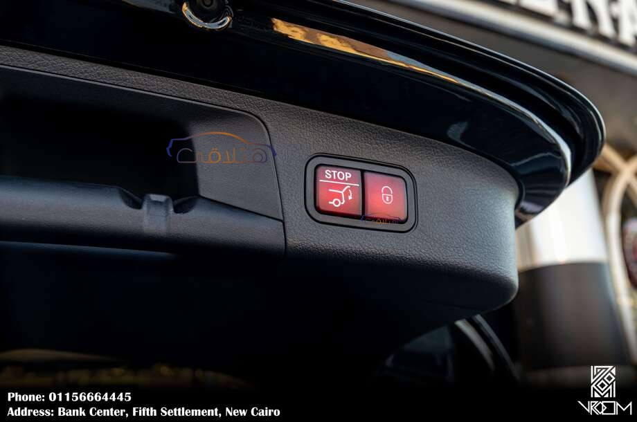 GLA Mercedes أسود