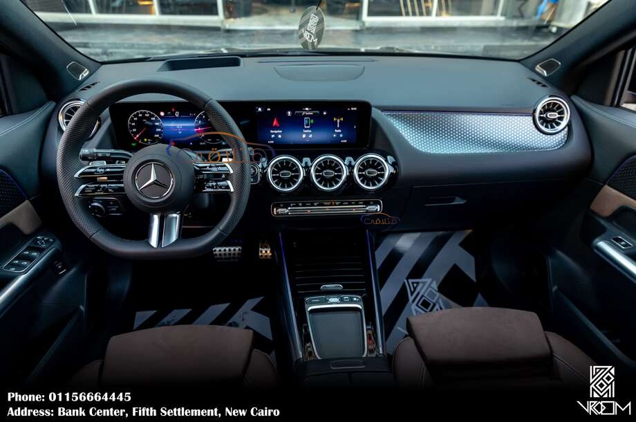 GLA Mercedes أسود