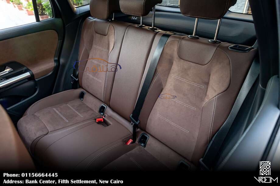 GLA Mercedes أسود