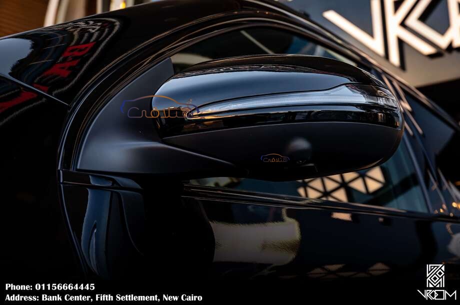 GLA Mercedes أسود