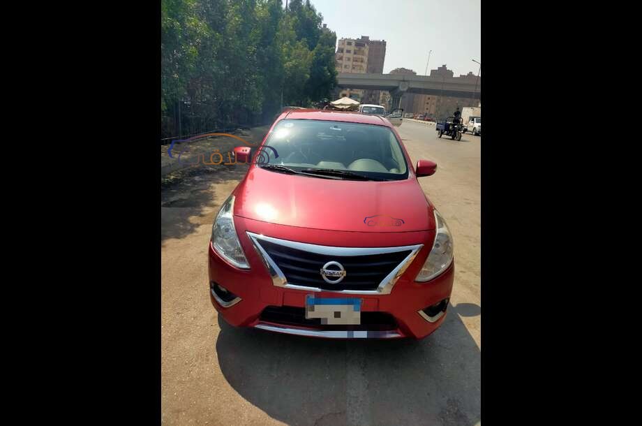 Sunny Nissan احمر