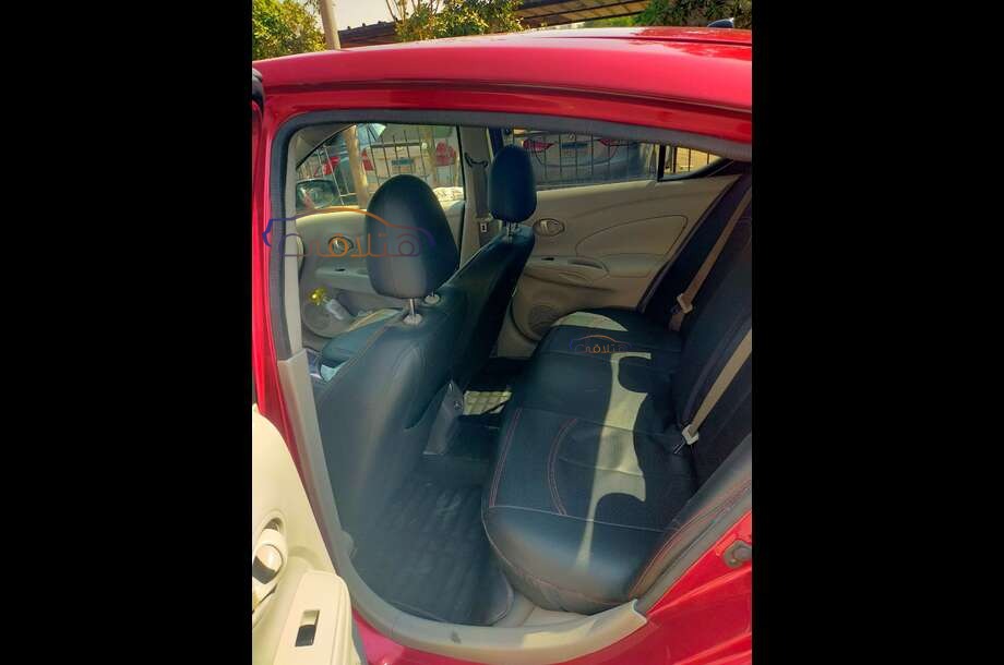 Sunny Nissan احمر