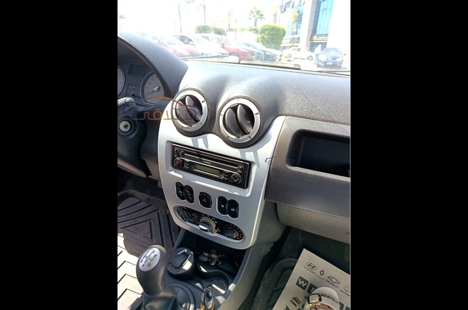 Logan Renault Dark red