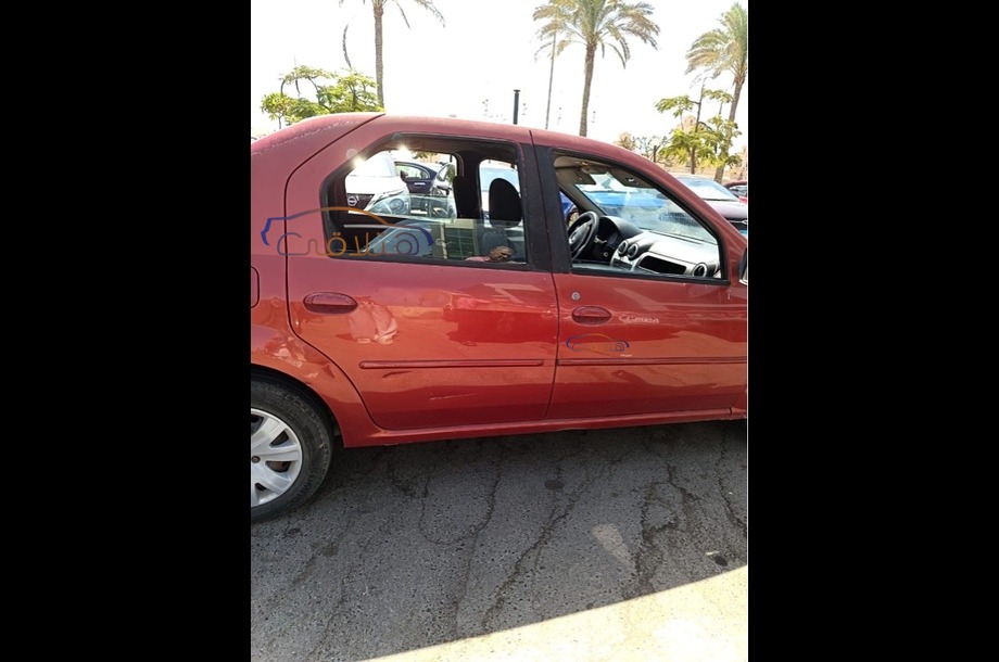 Logan Renault Dark red