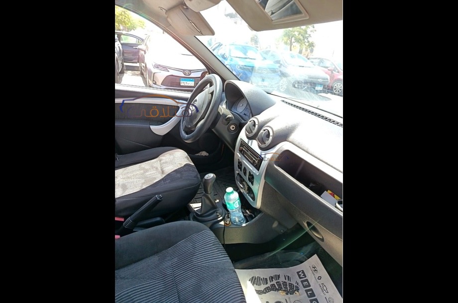 Logan Renault Dark red