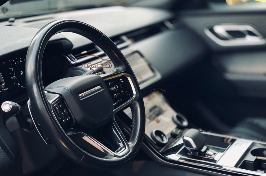 Velar Land Rover أسود