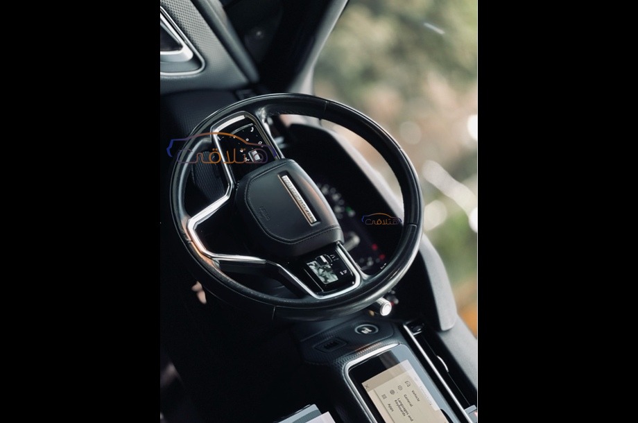 Velar Land Rover أسود