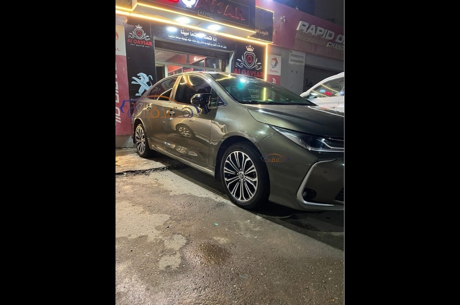 Corolla Toyota أخضر