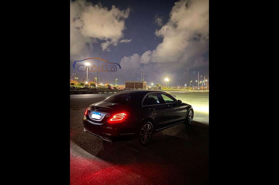 C 180 Mercedes أسود