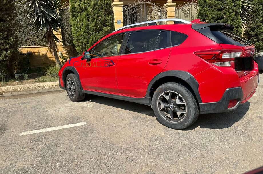 XV Subaru احمر