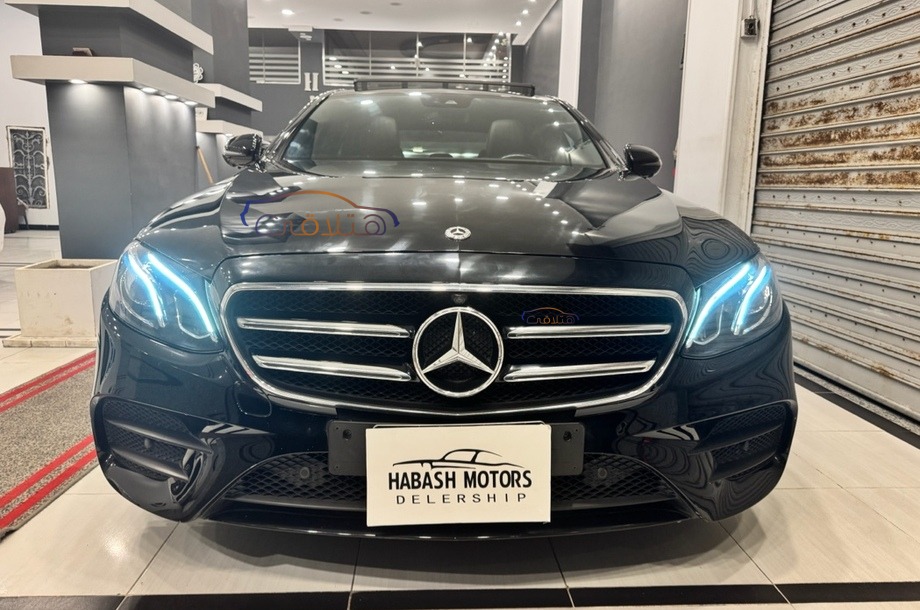 E 180 Mercedes أسود