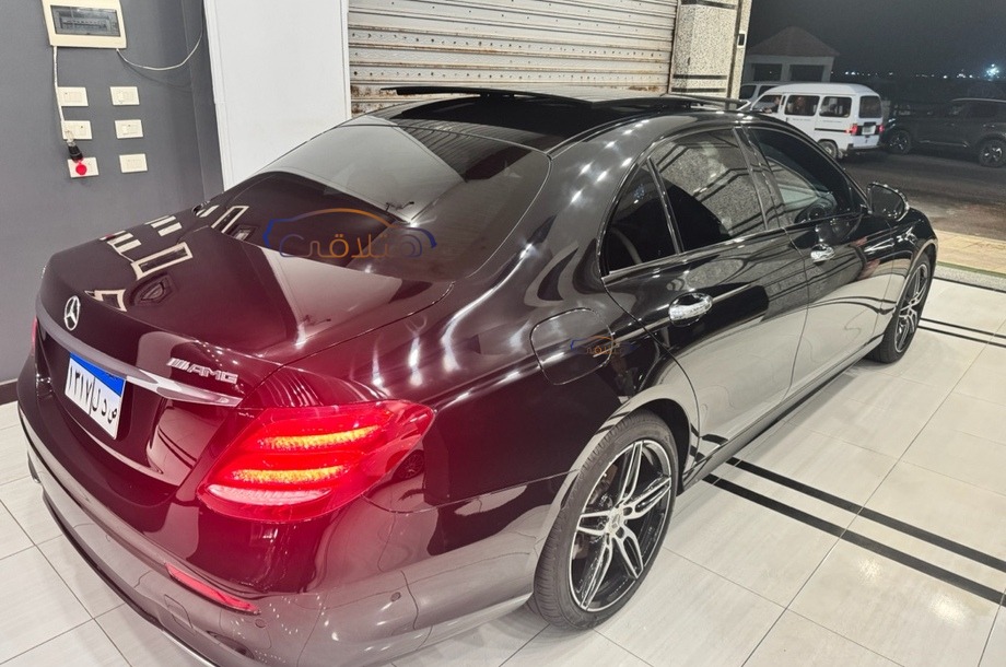 E 180 Mercedes أسود